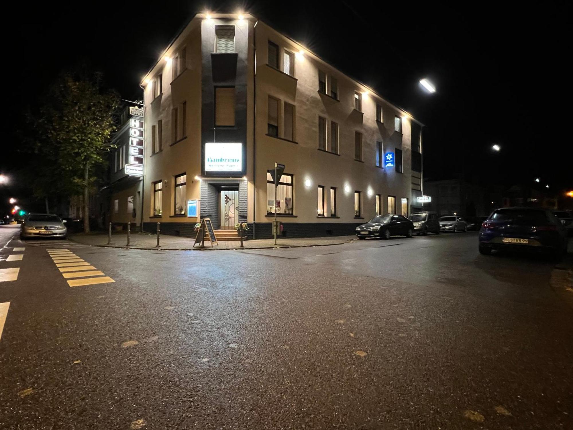 Hotel Gambrinus ดิลลิงเงน อัน แดร์ ซา ภายนอก รูปภาพ